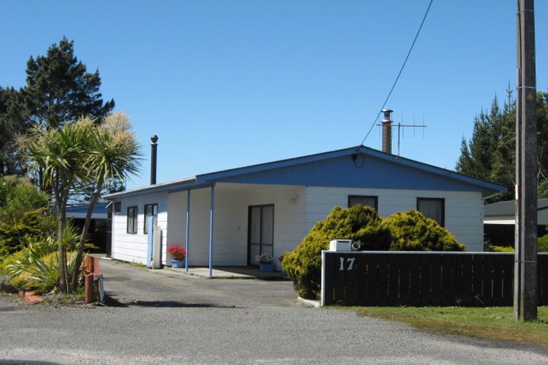 Photo of property in 17 Coates Street, Westport, 7825