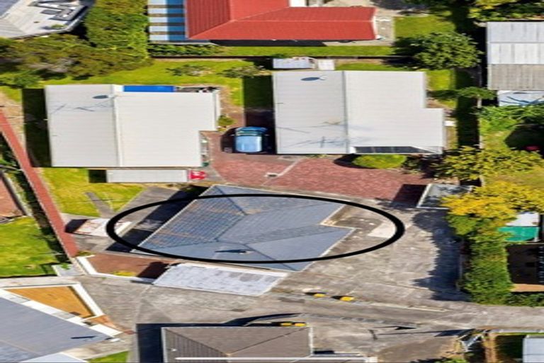 Photo of property in 20 Ocean View Road, Northcote, Auckland, 0627