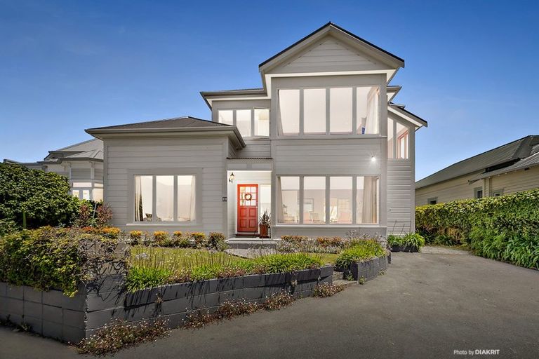 Photo of property in 22 Harbour View Road, Northland, Wellington, 6012