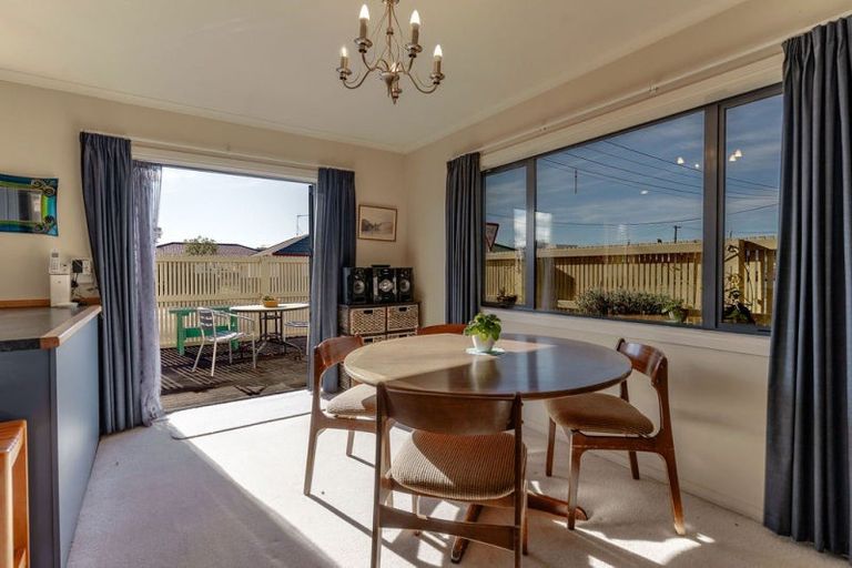 Photo of property in 2 Garrison Street, Carterton, 5713