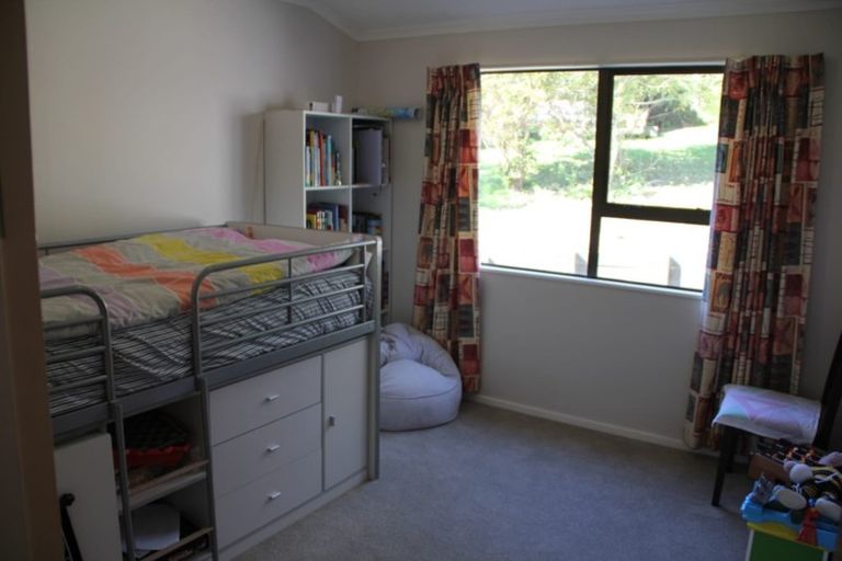 Photo of property in 6 Wingfield Place, Churton Park, Wellington, 6037
