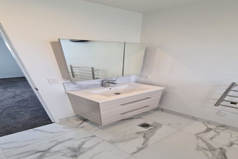 Photo of property in 5/57 Taikata Road, Te Atatu Peninsula, Auckland, 0610