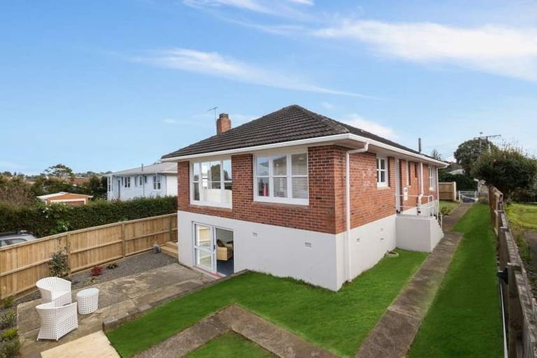 Photo of property in 215 Sunnynook Road, Wairau Valley, Auckland, 0627