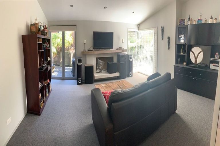 Photo of property in 6 Kouras Place, Flat Bush, Auckland, 2016