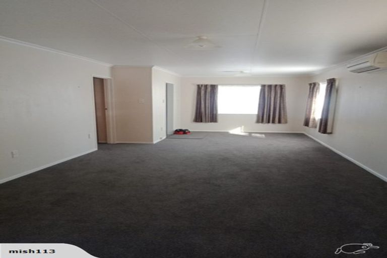 Photo of property in 17b Hillcrest Drive, Kelvin Grove, Palmerston North, 4414