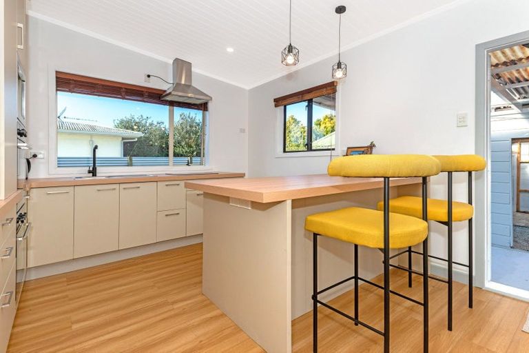 Photo of property in 8 Waverley Street, Elgin, Gisborne, 4010