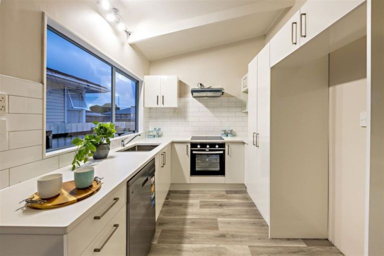 Photo of property in 2/18 Harania Avenue, Favona, Auckland, 2024