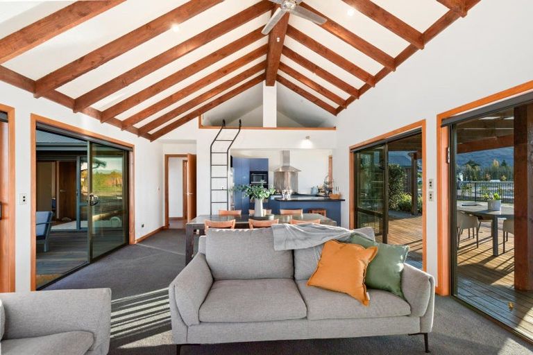 Photo of property in 32 Sarahs Hill, Hahei, Whitianga, 3591
