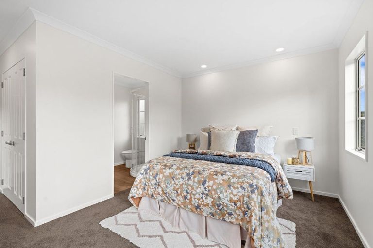 Photo of property in 14 Olliver Grove, Waikanae Beach, Waikanae, 5036