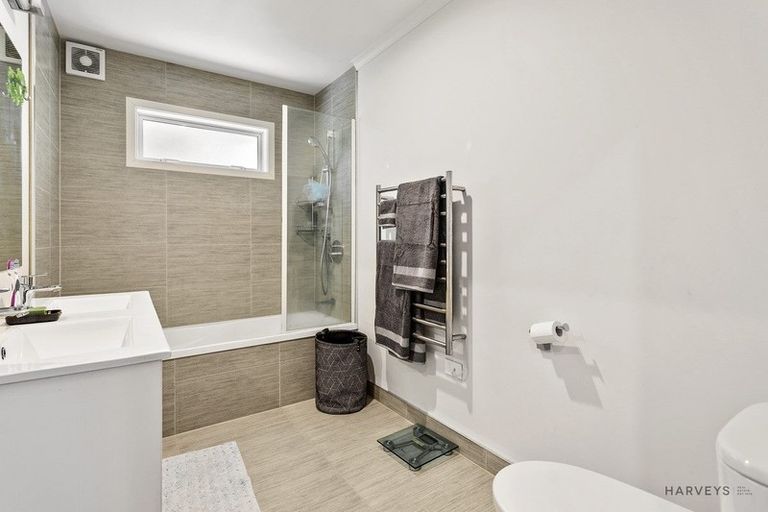 Photo of property in 48 Fairmount Road, Titirangi, Auckland, 0604