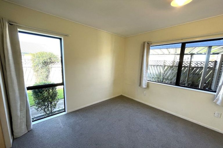 Photo of property in 15a Jeffares Place, Taradale, Napier, 4112