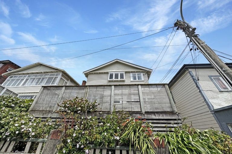 Photo of property in 17 Hankey Street, Mount Cook, Wellington, 6011