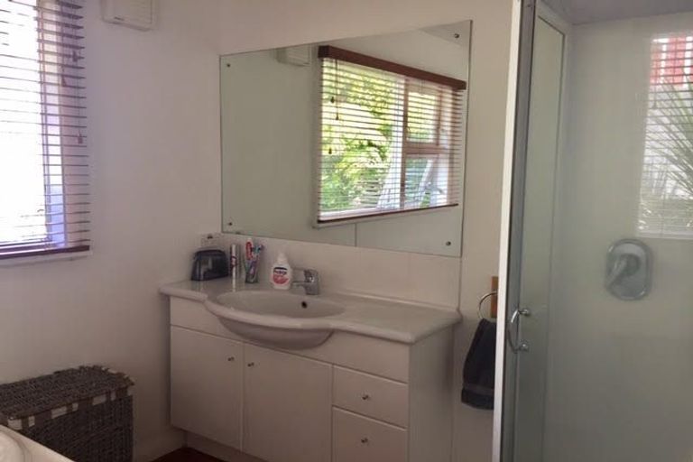 Photo of property in 30 Spencer Street, Crofton Downs, Wellington, 6035