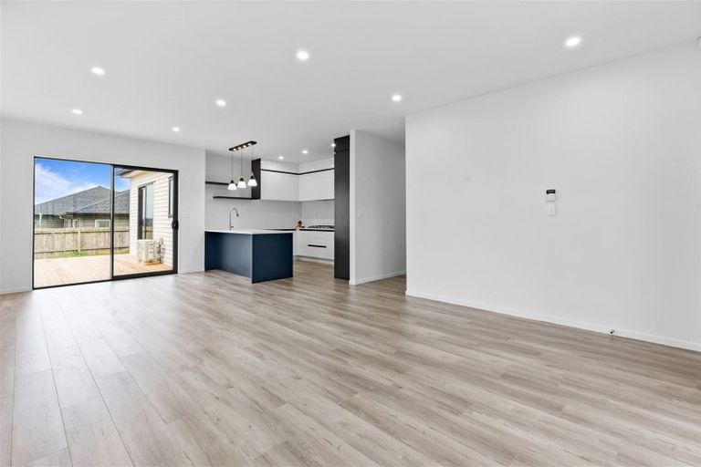 Photo of property in 4 Parton Road, Pukekohe, 2120