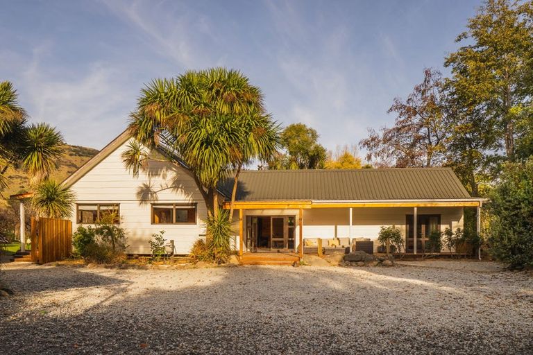 Photo of property in 72 Western Valley Road, Little River, 7591