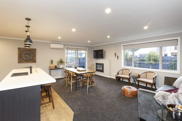 Photo of property in 16 Freedom Drive, Kelvin Grove, Palmerston North, 4414
