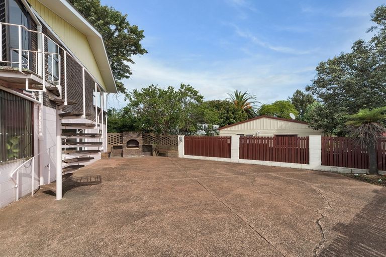 Photo of property in 10 Bendale Place, Papatoetoe, Auckland, 2025