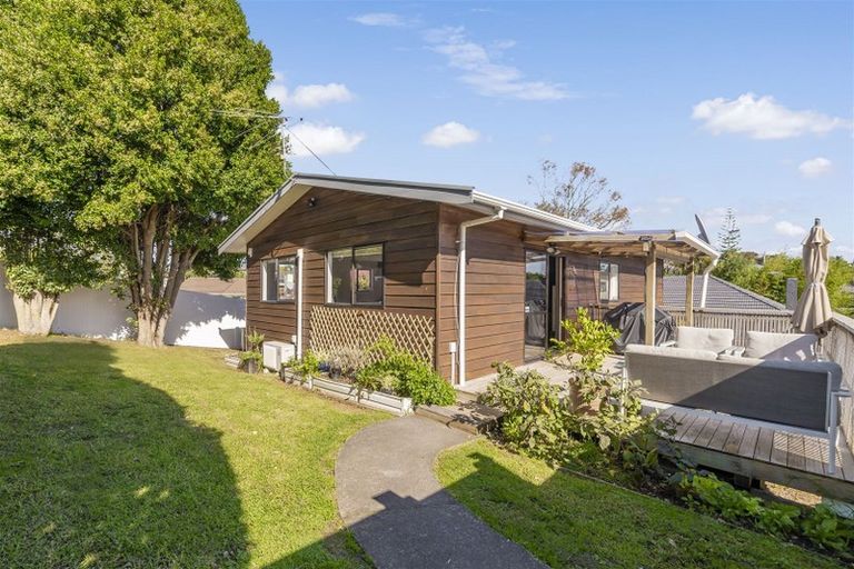 Photo of property in 80 Kervil Avenue, Te Atatu Peninsula, Auckland, 0610