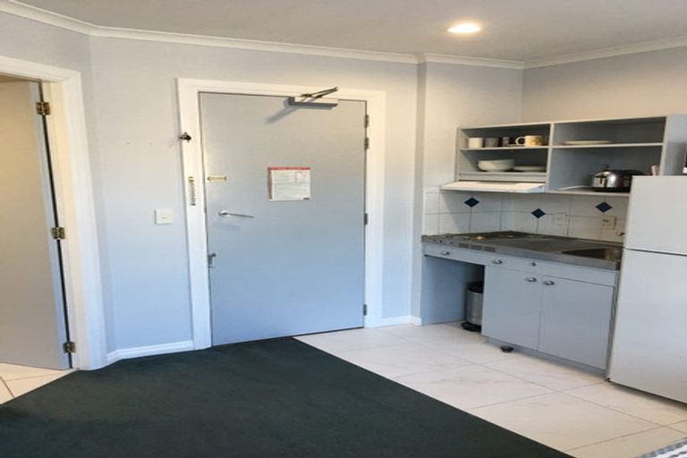 Photo of property in Quest/richard Pearse Apartment, 219u3g Willis Street, Te Aro, Wellington, 6011