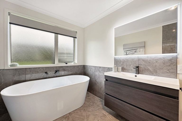 Photo of property in 15 Bodes Lane, Kinloch, Taupo, 3377