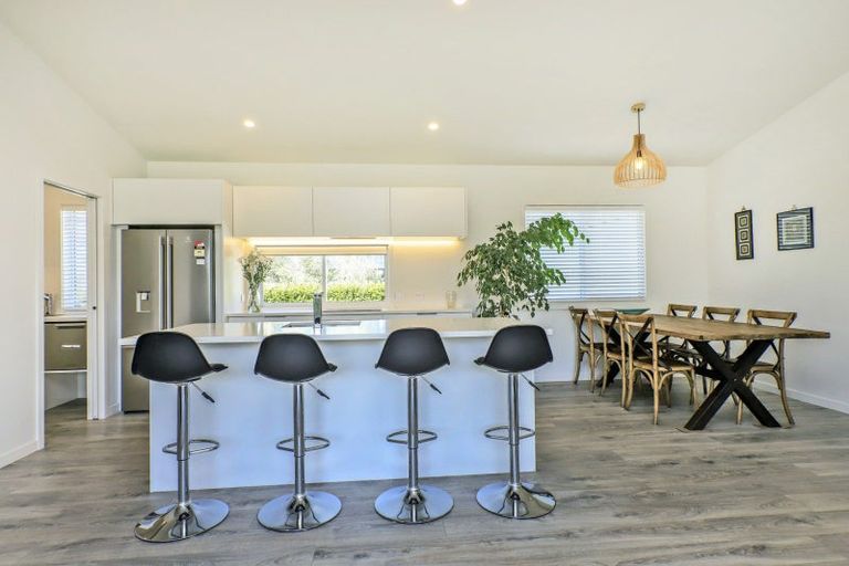 Photo of property in 2 Cape Grove, Haumoana, 4180