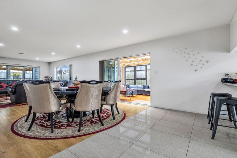 Photo of property in 33 Pickaberry Avenue, Karaka, Papakura, 2113