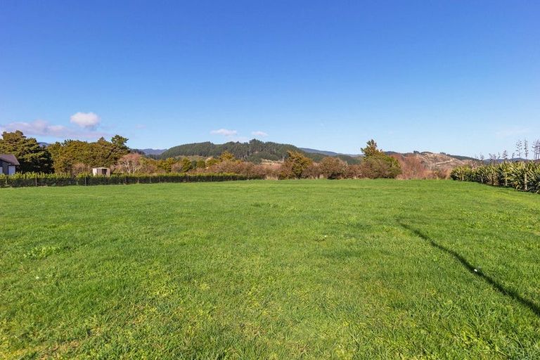 Photo of property in 59 Ohau Gravels Way, Ohau, 5570