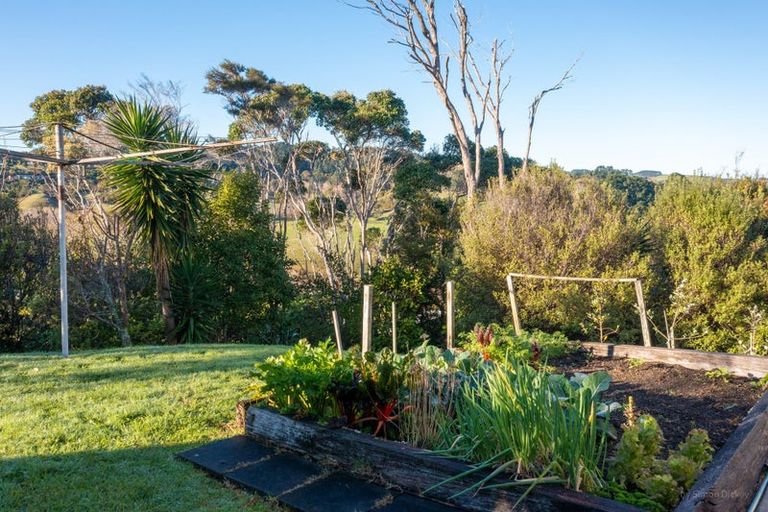 Photo of property in 4 Robertson Street, Raglan, 3225