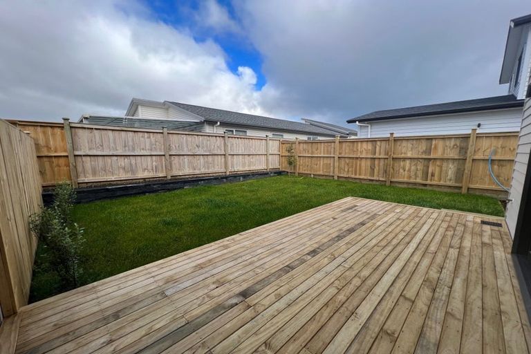 Photo of property in 80a Kahui Parade, Karaka, 2113