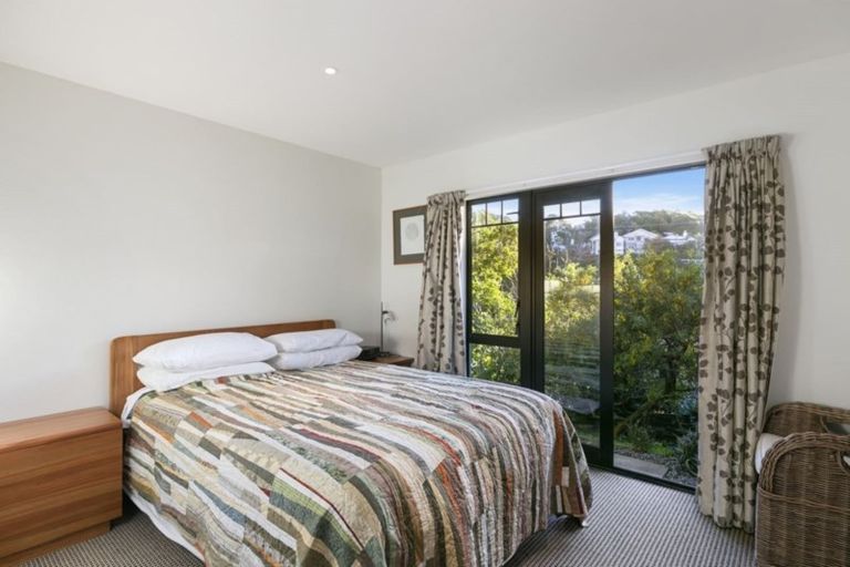 Photo of property in 23 Creswick Terrace, Northland, Wellington, 6012