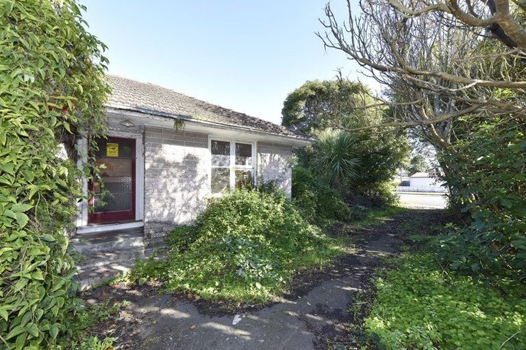 Photo of property in 126 Avonhead Road, Avonhead, Christchurch, 8042