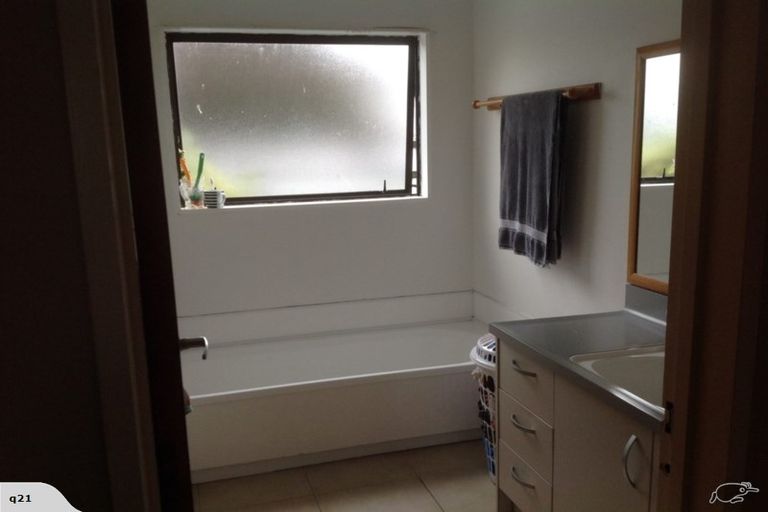 Photo of property in 27 Jeffares Place, Taradale, Napier, 4112