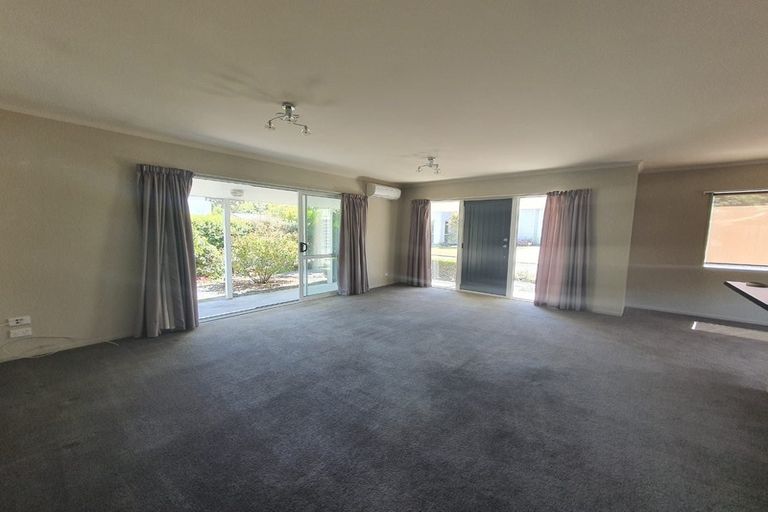 Photo of property in 2 Sam Meads Way, Greytown, 5712