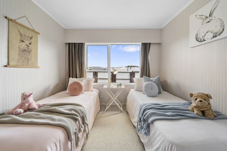 Photo of property in 32 Cranwell Street, Churton Park, Wellington, 6037