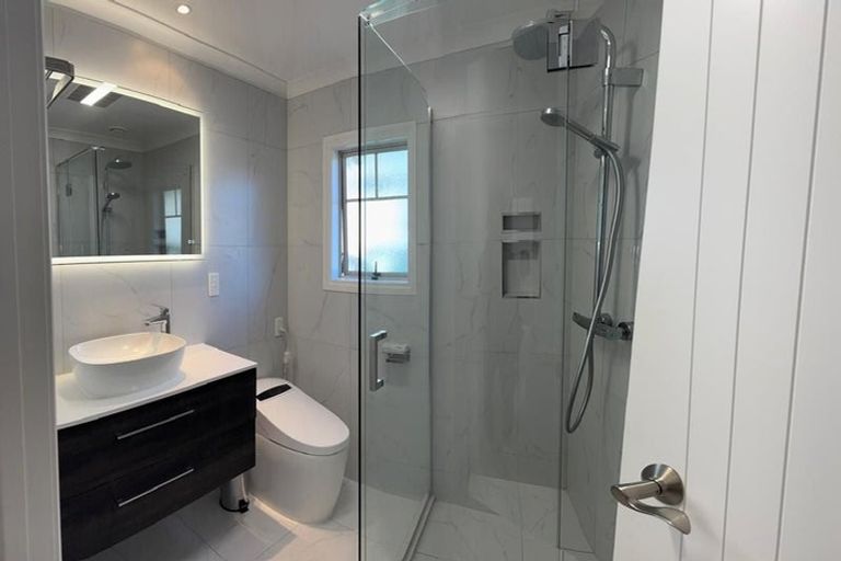 Photo of property in 235b East Coast Road, Mairangi Bay, Auckland, 0630