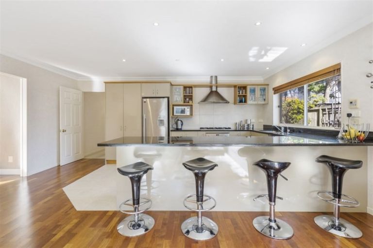Photo of property in 13 Dunvegan Rise, East Tamaki Heights, Auckland, 2016