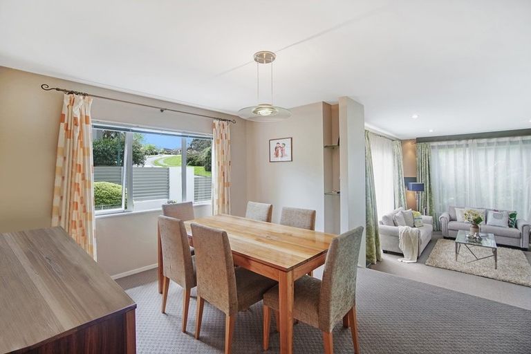 Photo of property in 2 Hawkdun Drive, Flat Bush, Auckland, 2016