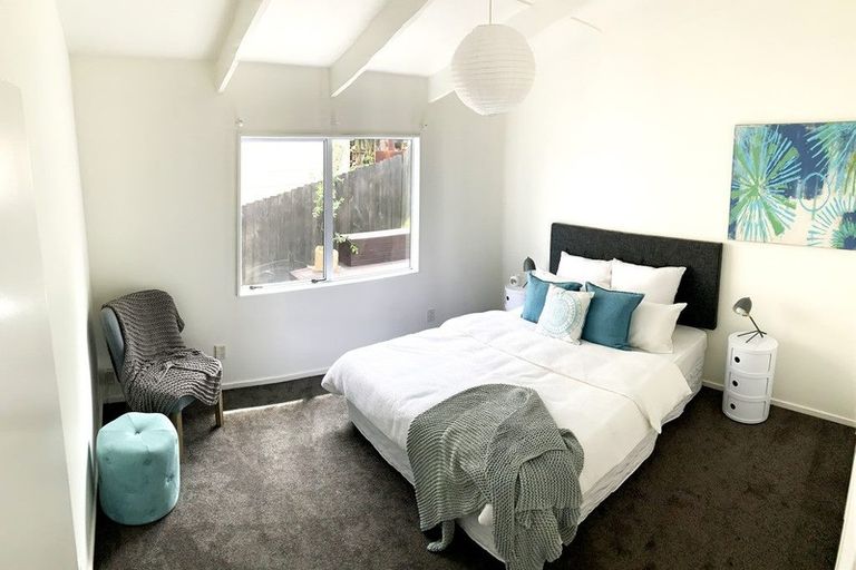 Photo of property in 2 Hanui Place, Massey, Auckland, 0614