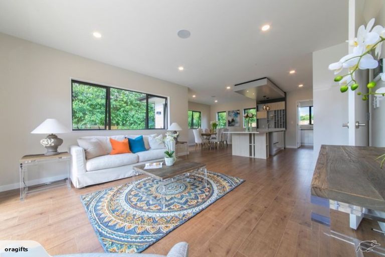 Photo of property in 1 Duchess Way, Riverhead, 0820