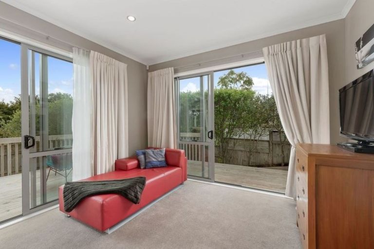 Photo of property in 11 Mermaid Mews, Red Beach, 0932