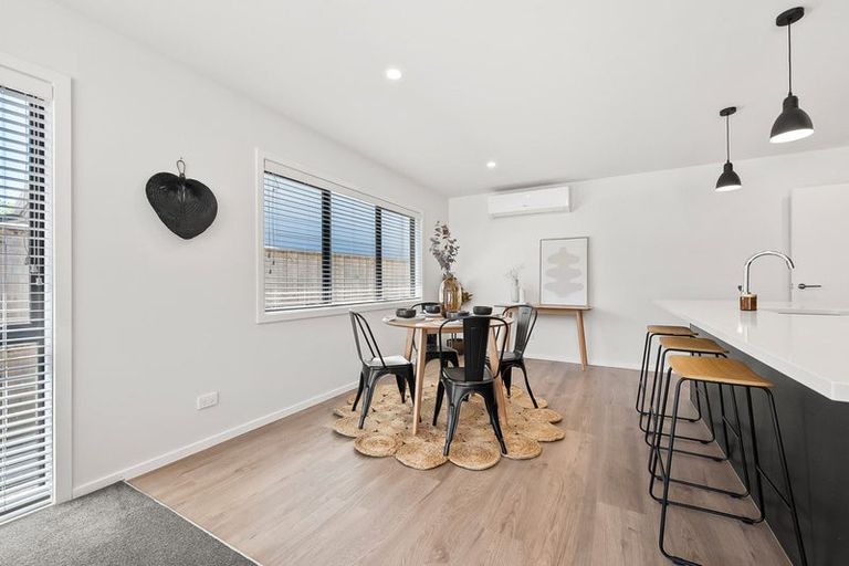 Photo of property in 33c Gemstone Drive, Birchville, Upper Hutt, 5018