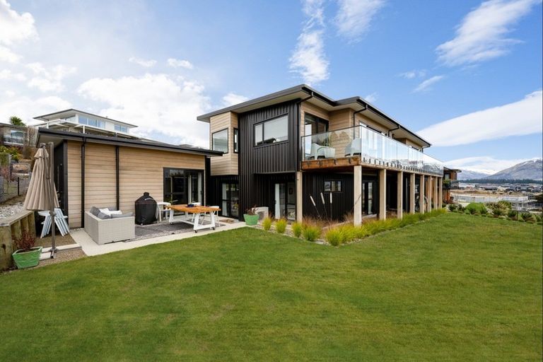 Photo of property in 9 Barclay Place, Wanaka, 9305
