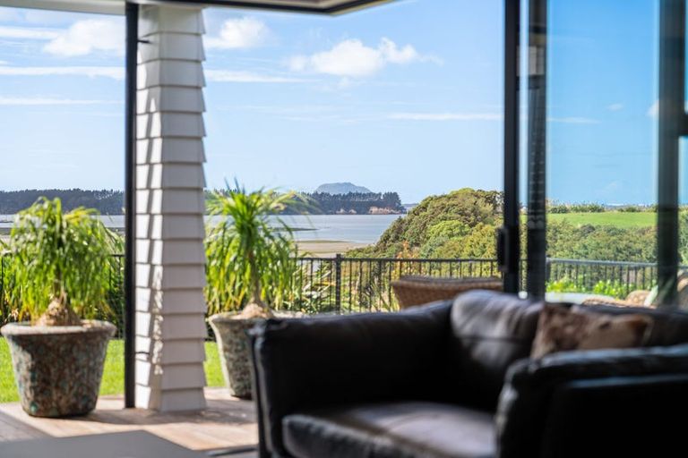 Photo of property in 30 Lakeside Terrace, Omokoroa, 3114