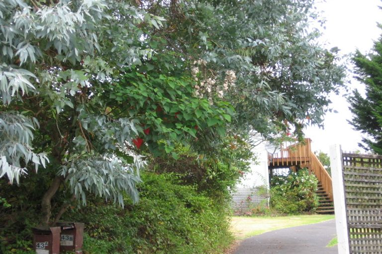 Photo of property in 2/43 Telstar Place, Beach Haven, Auckland, 0626