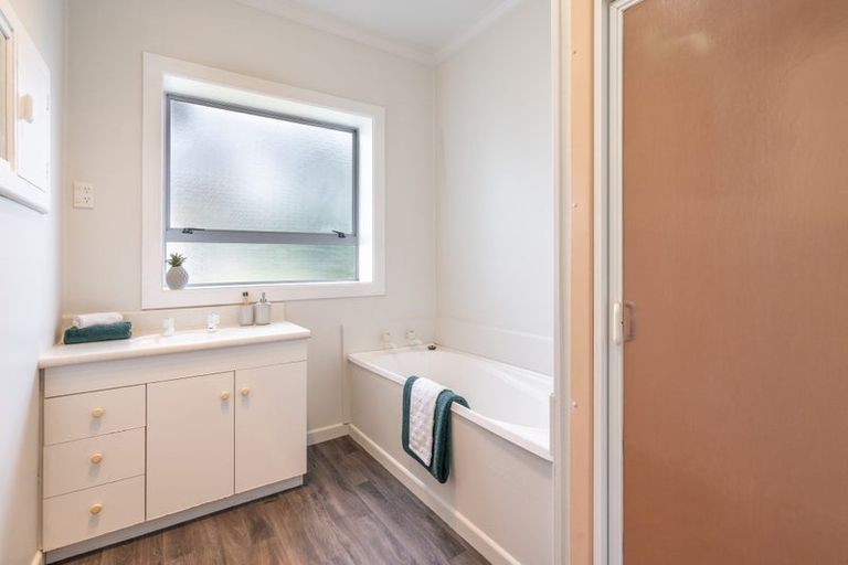 Photo of property in 595 Tay Street, Hawthorndale, Invercargill, 9810