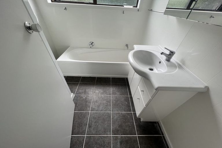 Photo of property in 18 Panzic Place, Glen Eden, Auckland, 0602