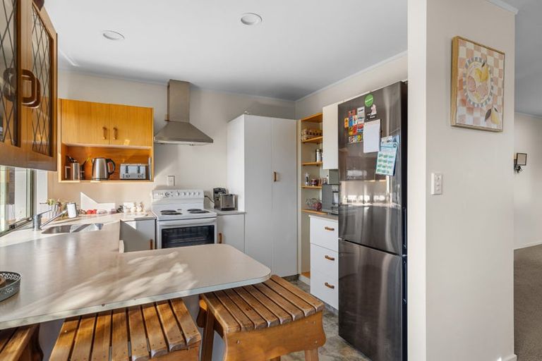 Photo of property in 4 Albizia Avenue, Henderson, Auckland, 0612