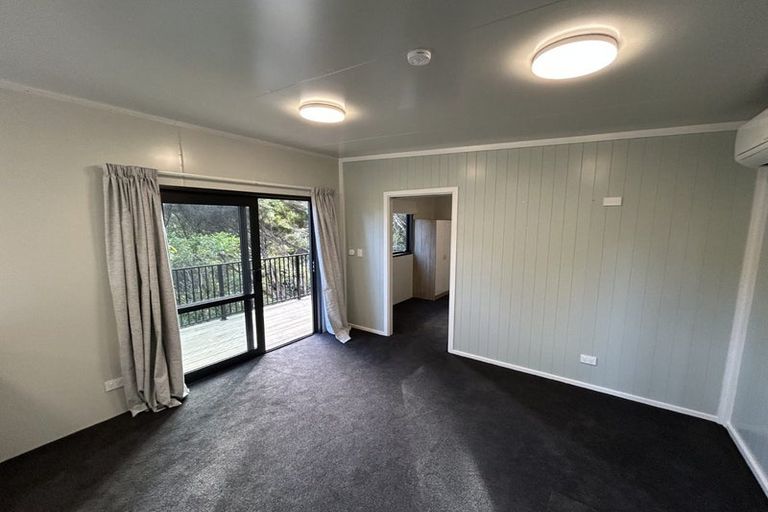 Photo of property in 33 Postgate Drive, Whitby, Porirua, 5024