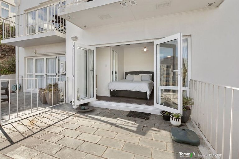Photo of property in Mcfarlane Mews, 2u2 Mcfarlane Street, Mount Victoria, Wellington, 6011