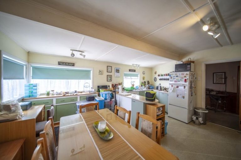 Photo of property in 81-83 Great North Road, Waipawa, 4210